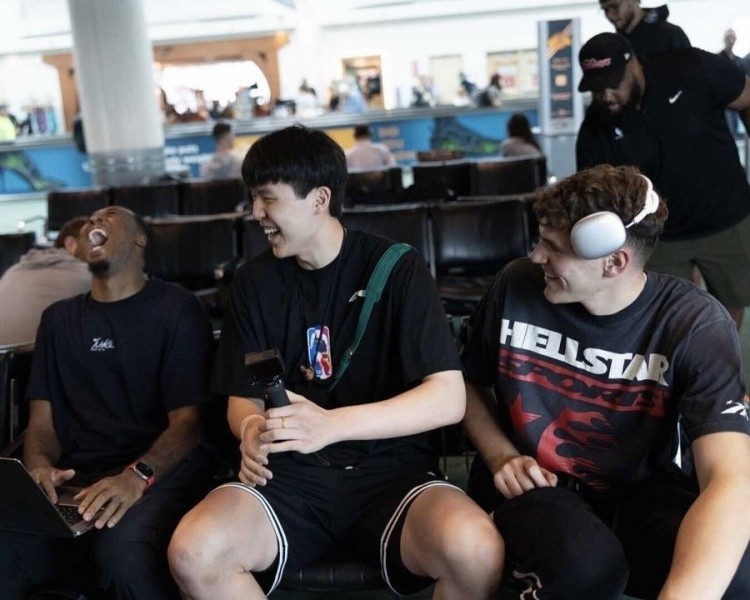 投票啦>>>拓记发问：杨瀚森能否入选下赛季最佳新秀阵容？