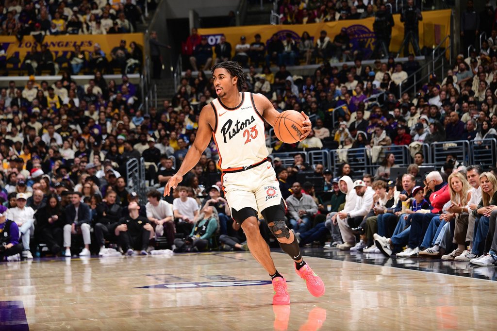 美记：活塞对艾维有信心 但消息人士表示他的情况很微妙