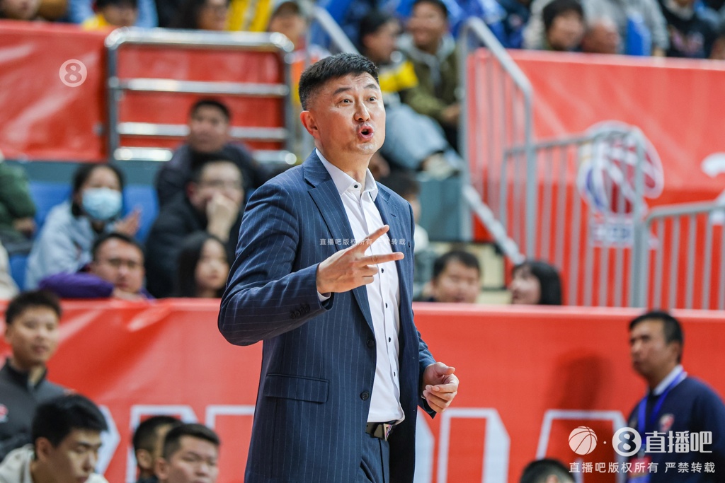 麦穗丰：广东第二节就上一个持球点导致被包夹 进攻也因此被遏制